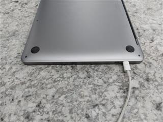 APPLE MACBOOK PRO A2289